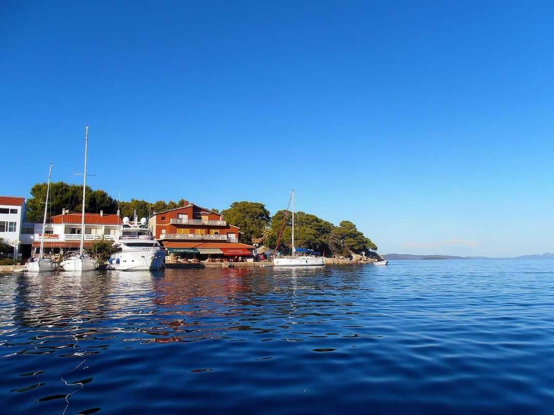 Romantic Boxavia Božava Exteriör bild
